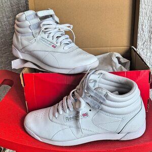 8.5W Reebok Freestyle Hi Top Sneaker